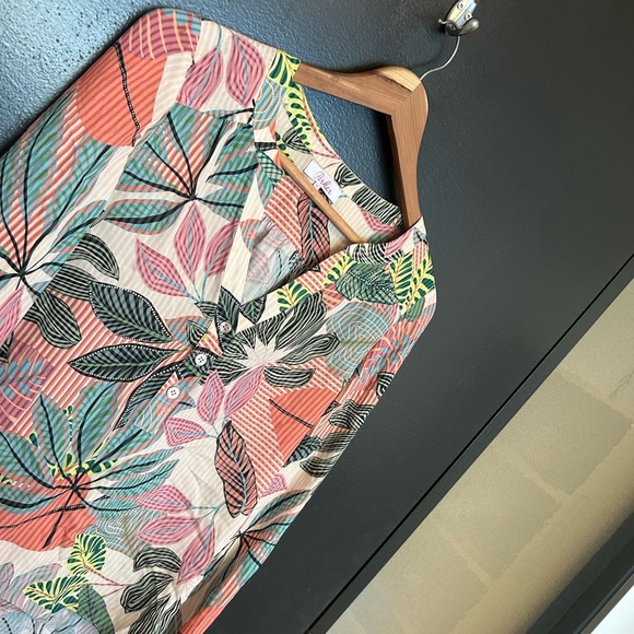 Parker NWOT silk blouse beautiful XS delicate and beautiful detail!! - Picture 5 of 11